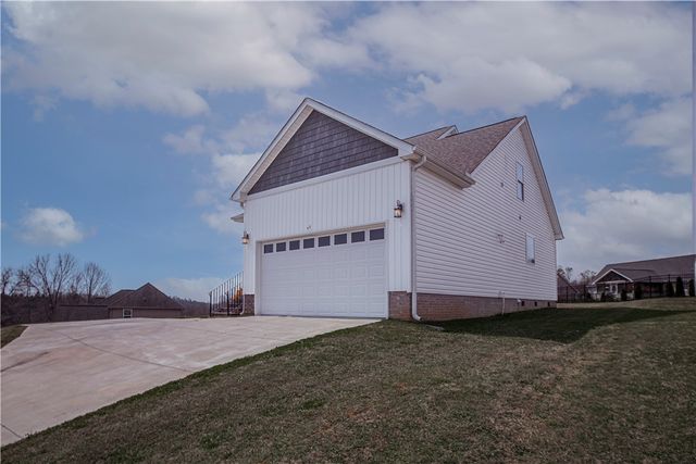 704 Rockcliff Street, Greenville, SC 29617