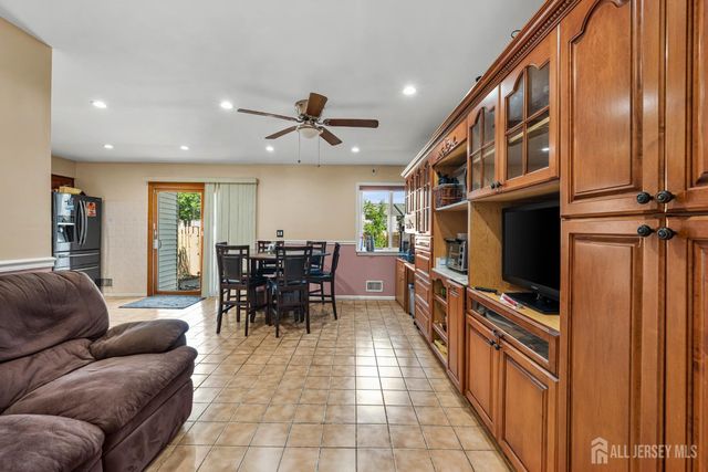 1 Quincy Circle, South Brunswick, NJ 08810