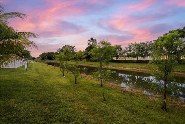 4812 NW 48th Ter, Tamarac, FL 33319