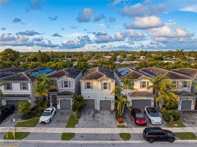 4812 NW 48th Ter, Tamarac, FL 33319