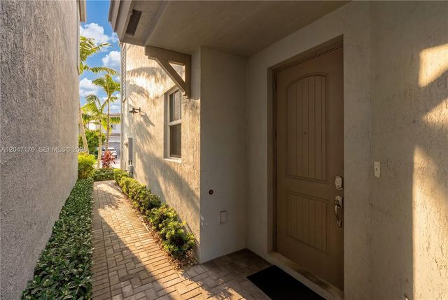 4812 NW 48th Ter, Tamarac, FL 33319