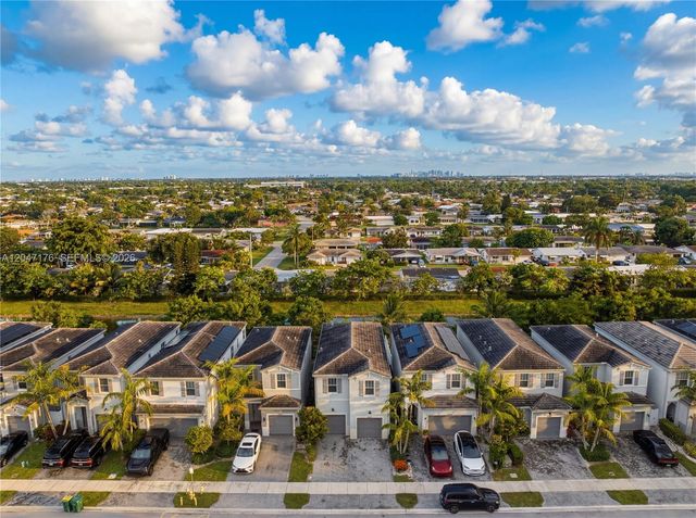4812 NW 48th Ter, Tamarac, FL 33319