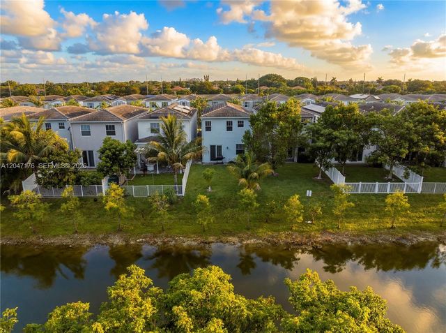 4812 NW 48th Ter, Tamarac, FL 33319