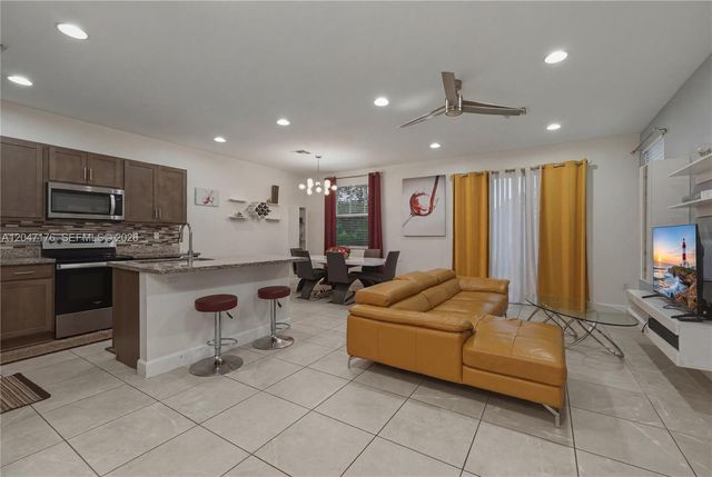 4812 NW 48th Ter, Tamarac, FL 33319