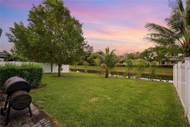 4812 NW 48th Ter, Tamarac, FL 33319