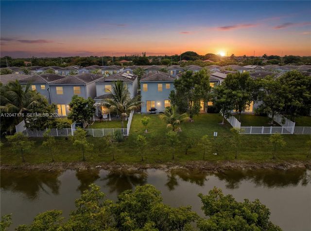 4812 NW 48th Ter, Tamarac, FL 33319