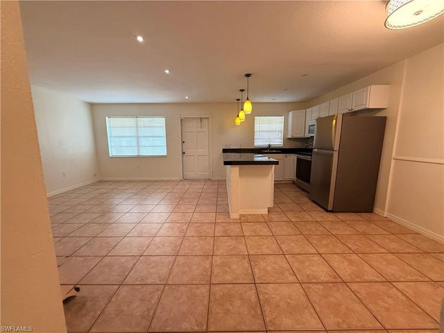 4290 Gulfstream DR 12, Naples, FL 34112