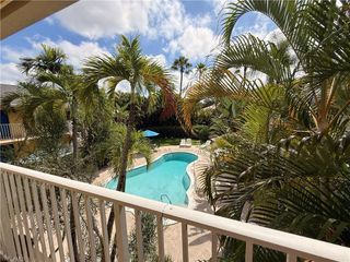 4290 Gulfstream DR 12, Naples, FL 34112