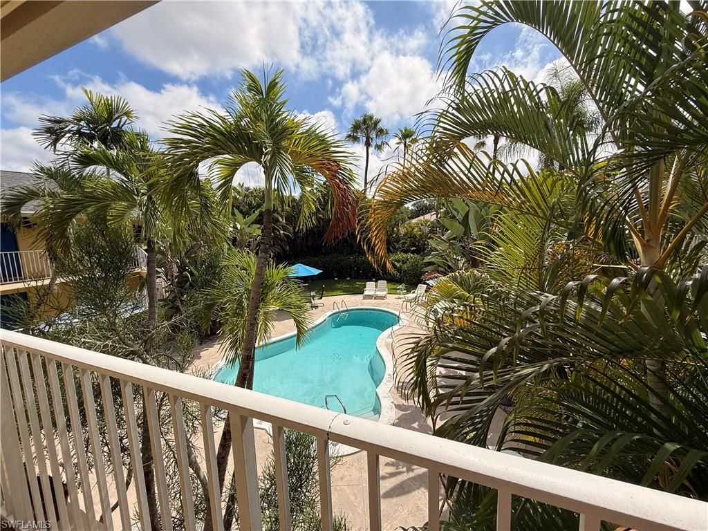 4290 Gulfstream DR 12, Naples, FL 34112