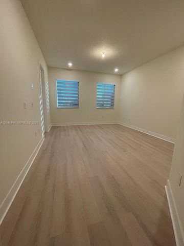 10317 NW 66th St 10317, Doral, FL 33178