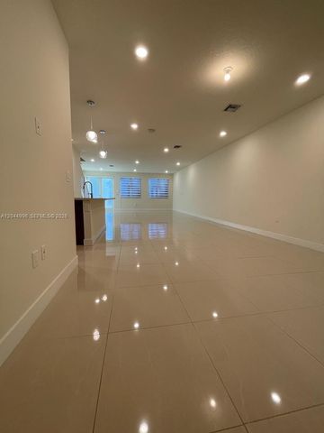 10317 NW 66th St 10317, Doral, FL 33178