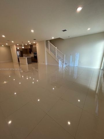 10317 NW 66th St 10317, Doral, FL 33178