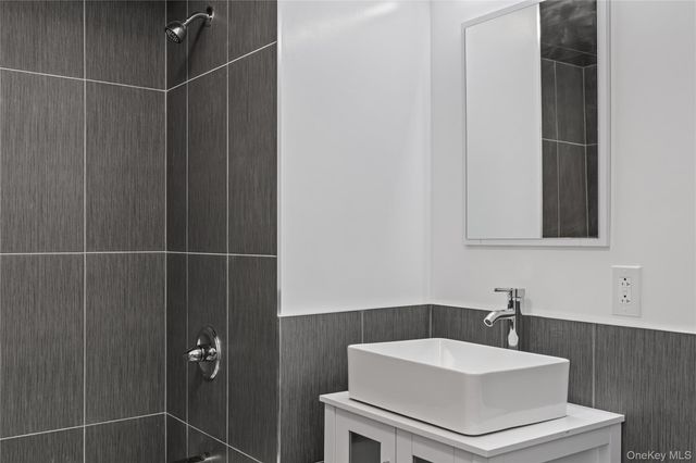 135 Wakefield Avenue 105, Yonkers, NY 10704