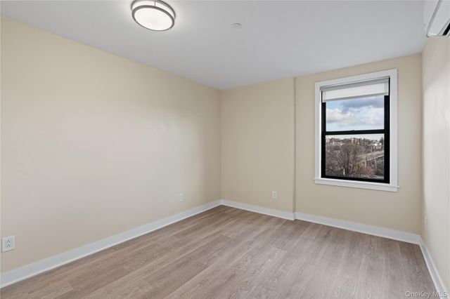 135 Wakefield Avenue 105, Yonkers, NY 10704