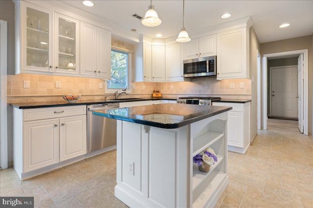 73 BROOKSIDE DR, Southampton, PA 18966