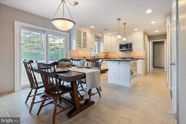 73 BROOKSIDE DR, Southampton, PA 18966