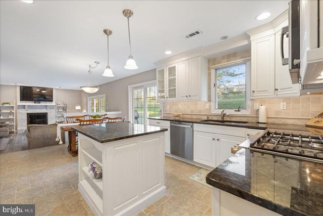 73 BROOKSIDE DR, Southampton, PA 18966