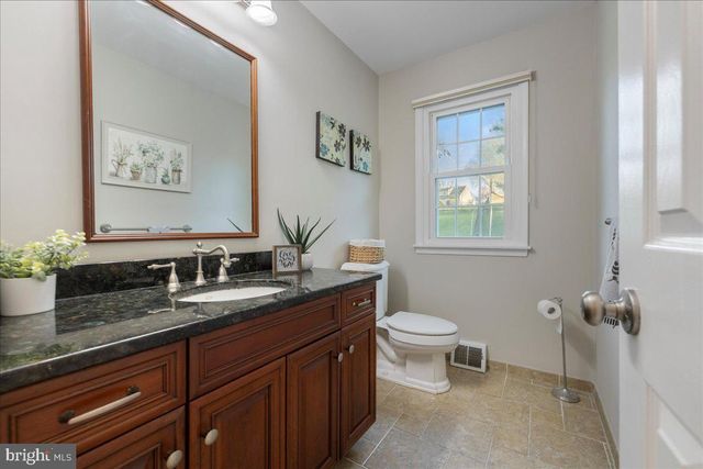 73 BROOKSIDE DR, Southampton, PA 18966