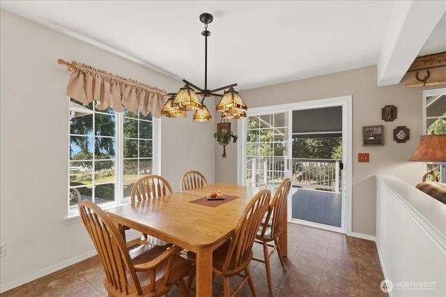 16511 38th Street E, Lake Tapps, WA 98391