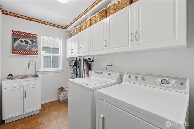 16511 38th Street E, Lake Tapps, WA 98391