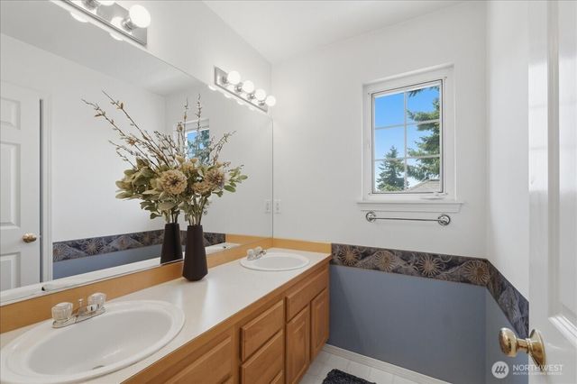 16511 38th Street E, Lake Tapps, WA 98391