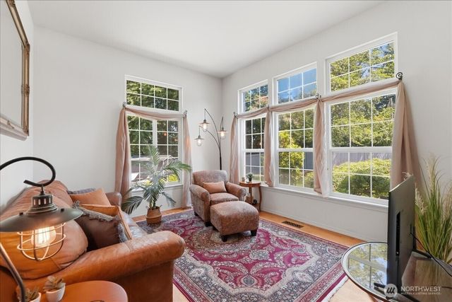 16511 38th Street E, Lake Tapps, WA 98391