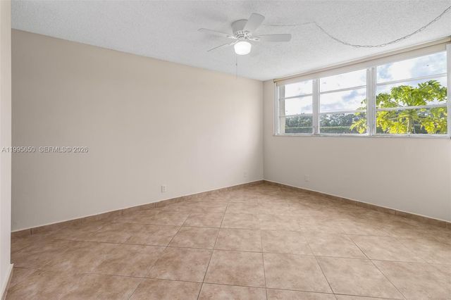 9820 S Hollybrook Lake Drive 106, Pembroke Pines, FL 33025