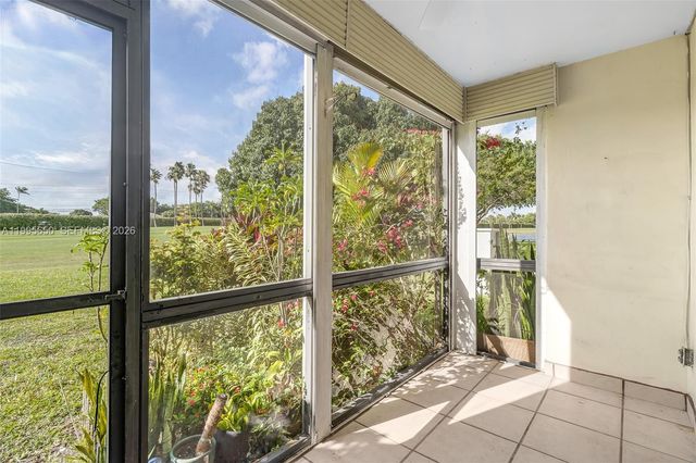 9820 S Hollybrook Lake Drive 106, Pembroke Pines, FL 33025