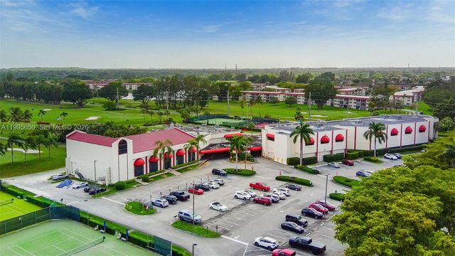 9820 S Hollybrook Lake Drive 106, Pembroke Pines, FL 33025