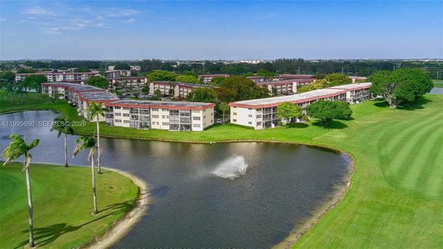 9820 S Hollybrook Lake Drive 106, Pembroke Pines, FL 33025