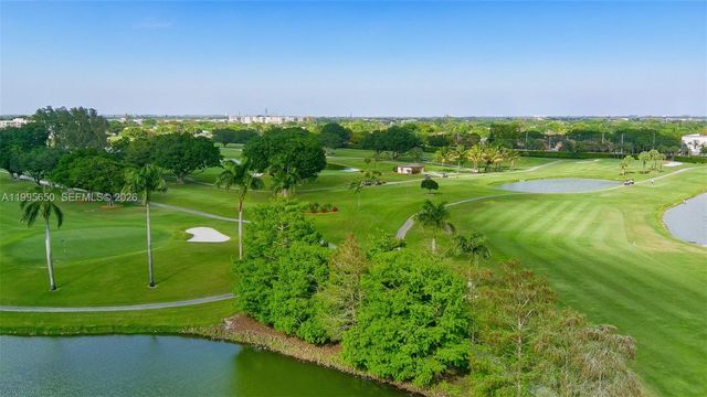 9820 S Hollybrook Lake Drive 106, Pembroke Pines, FL 33025