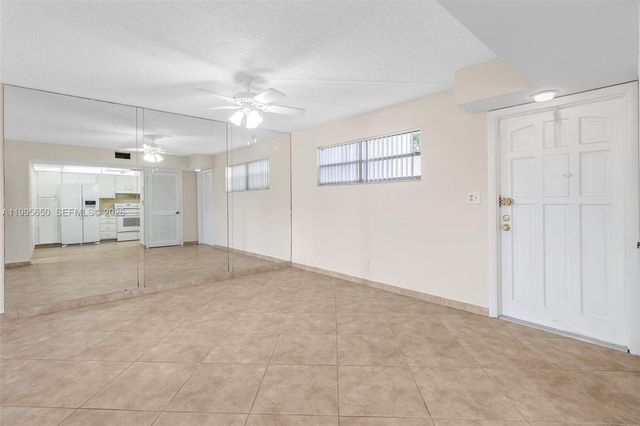 9820 S Hollybrook Lake Drive 106, Pembroke Pines, FL 33025