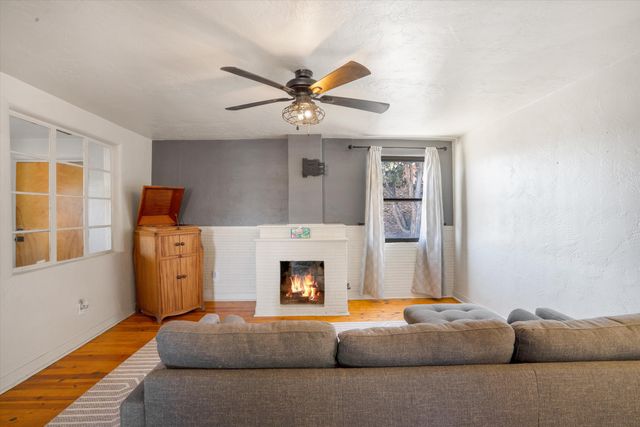 220 San Andres Avenue NW, Albuquerque, NM 87107