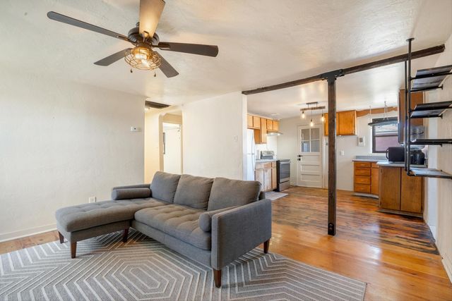 220 San Andres Avenue NW, Albuquerque, NM 87107