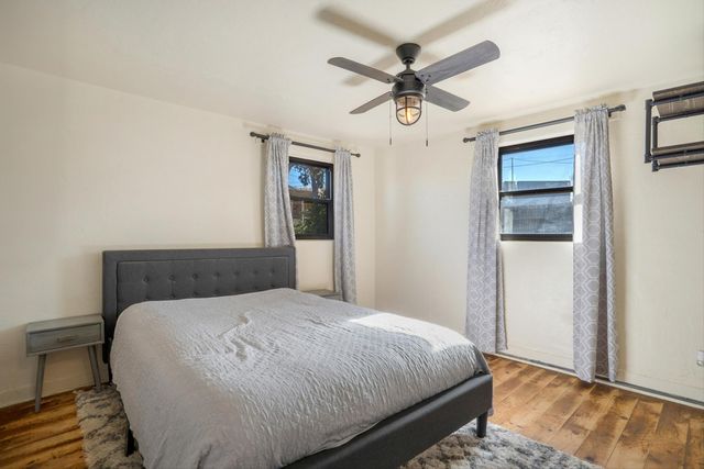 220 San Andres Avenue NW, Albuquerque, NM 87107