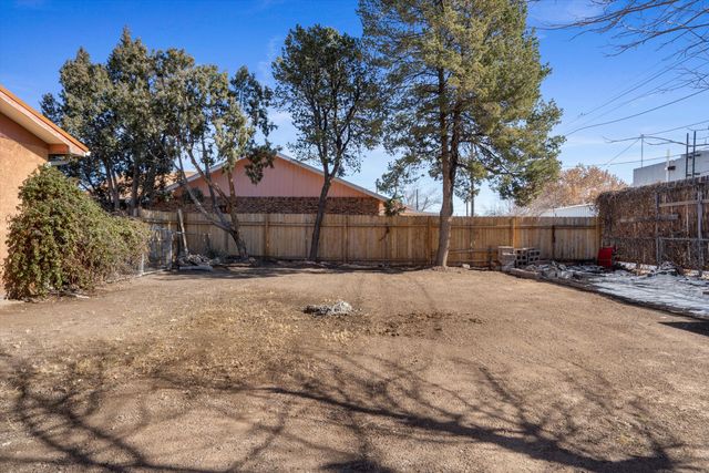 220 San Andres Avenue NW, Albuquerque, NM 87107