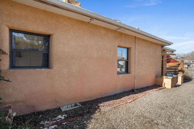 220 San Andres Avenue NW, Albuquerque, NM 87107