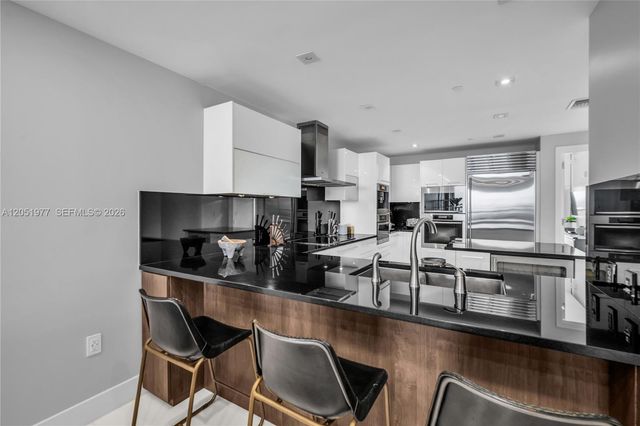 17121 Collins Avenue 4205, Sunny Isles Beach, FL 33160