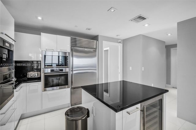 17121 Collins Avenue 4205, Sunny Isles Beach, FL 33160