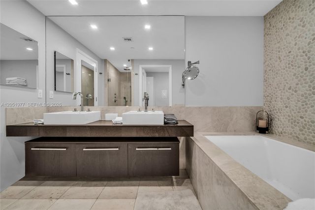 17121 Collins Avenue 4205, Sunny Isles Beach, FL 33160