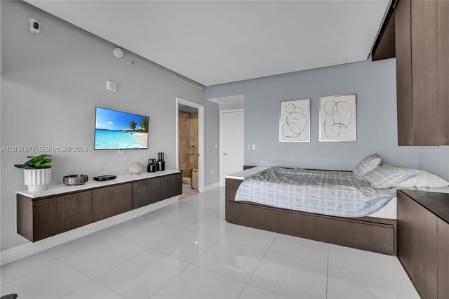 17121 Collins Avenue 4205, Sunny Isles Beach, FL 33160