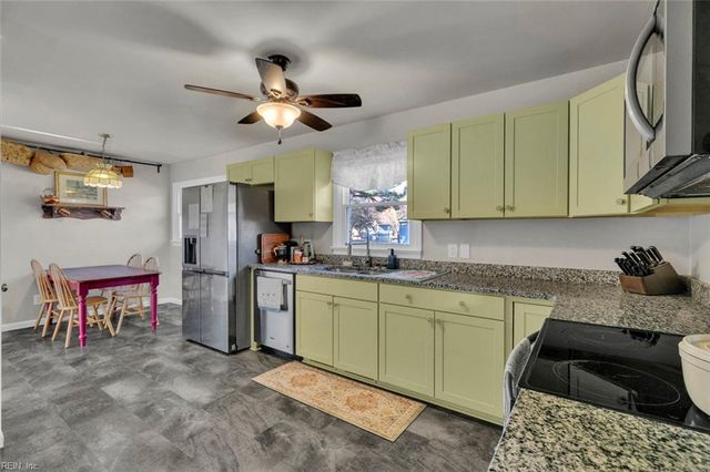 19390 York RD, West Point, VA 23181