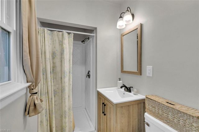 19390 York RD, West Point, VA 23181