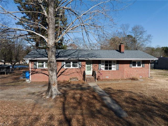 19390 York RD, West Point, VA 23181