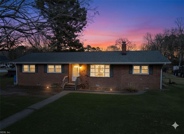 19390 York RD, West Point, VA 23181