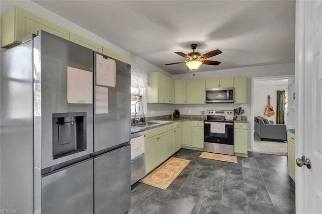 19390 York RD, West Point, VA 23181