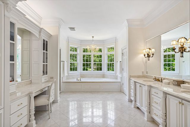 1920 Stonegate Boulevard, Tyler, TX 75703