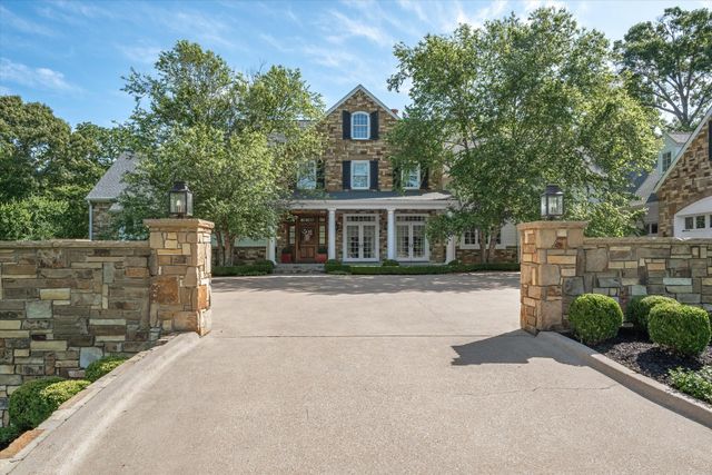 1920 Stonegate Boulevard, Tyler, TX 75703