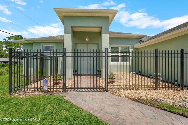 2811 Emerson Drive SE, Palm Bay, FL 32909