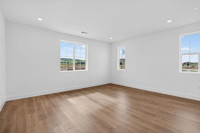 197 Golden Gate Lane, Vacaville, CA 95687